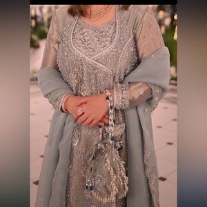 Momina Teli Petunia Angharka